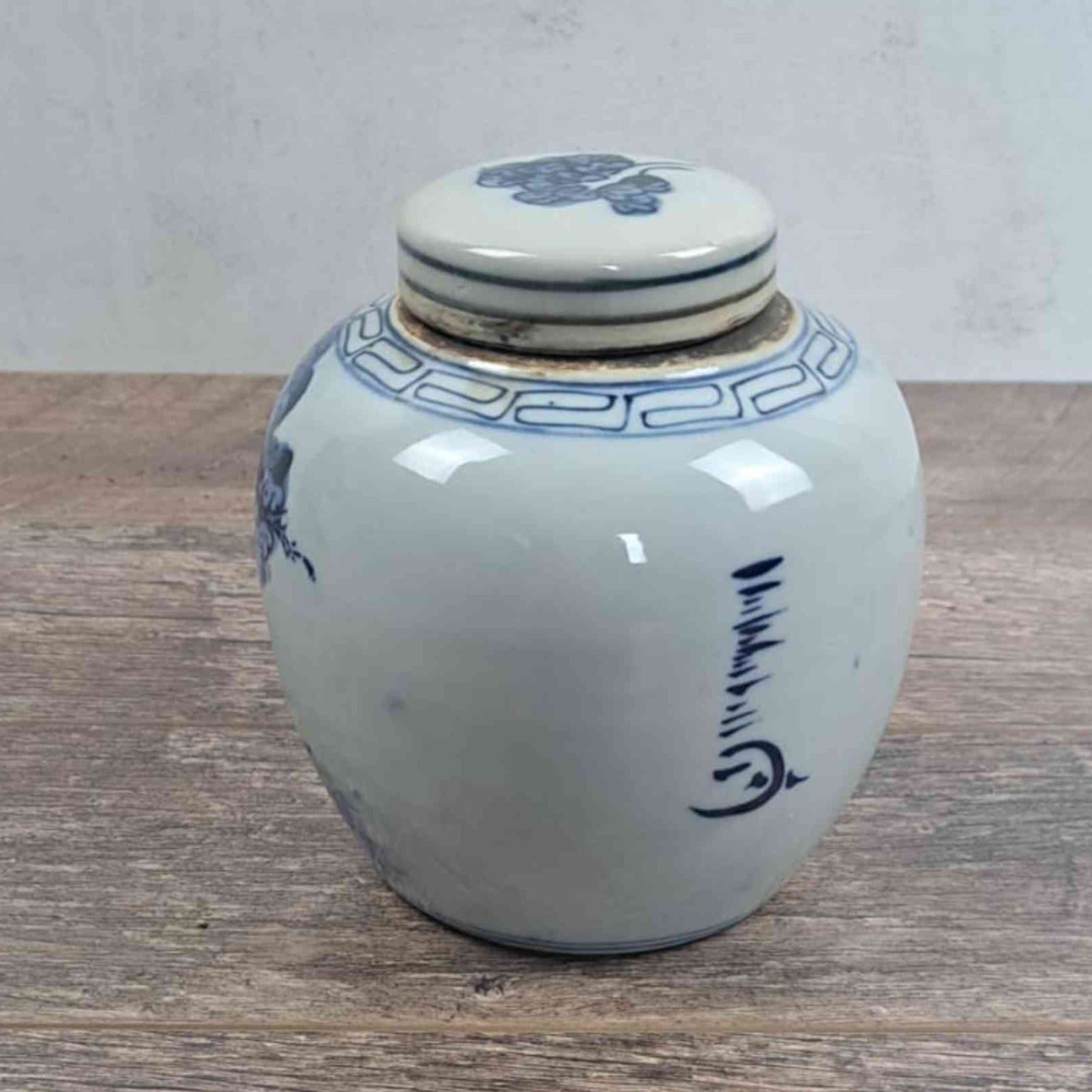 ginger jar antique vase chinese vase blue and white vase blue and white porcelain vase porcelain vase chinese porcelain vintage vase antique chinese vase vase porcelain vase blue white vase china blue and white ginger jar