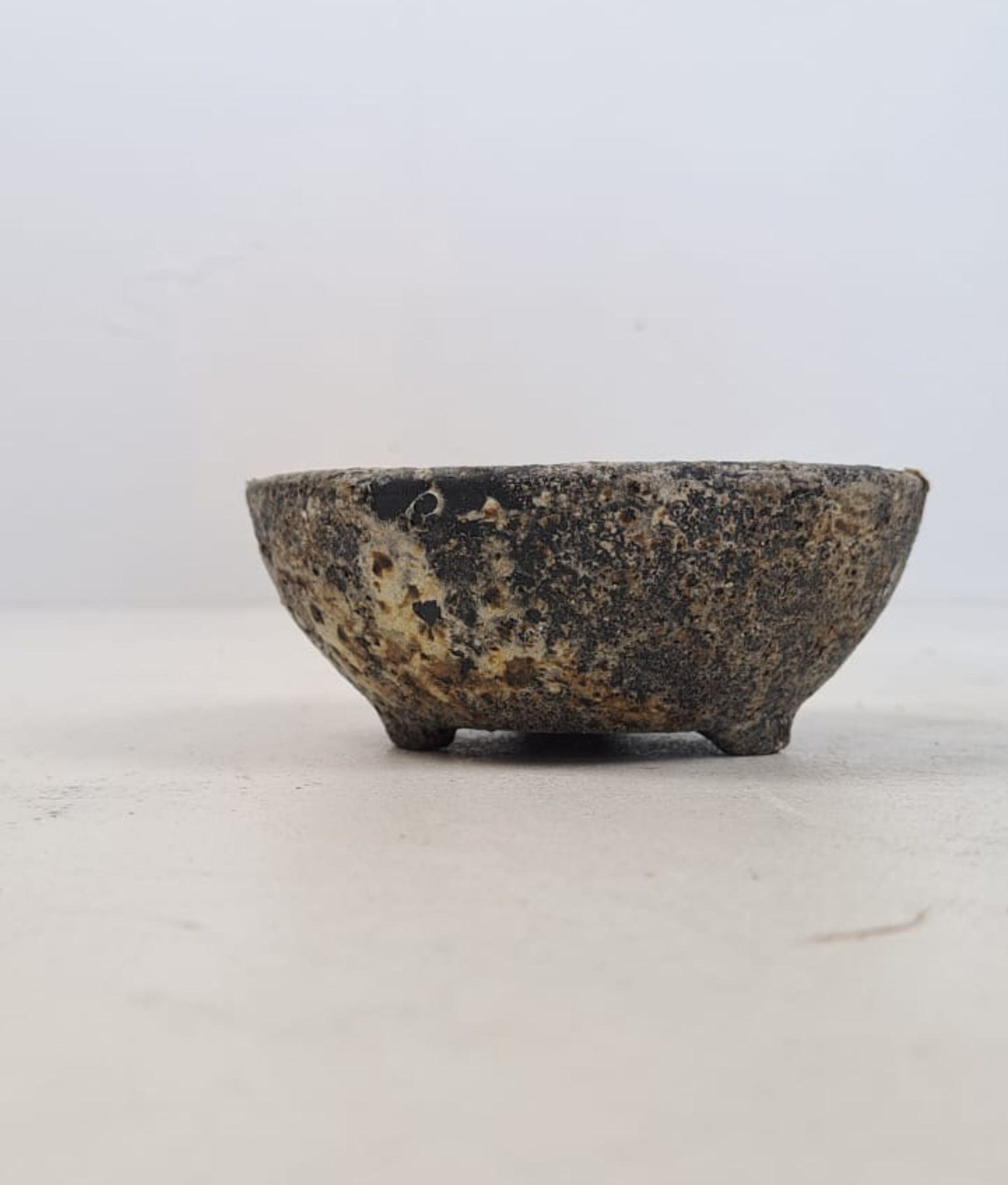 Aged Stone Bowl with 3 Feet - Rough Surface, 12cm Diameter, 5cm High - Rustic Decorative Catch-All, Vintage Home Decor. Unique stone bowl