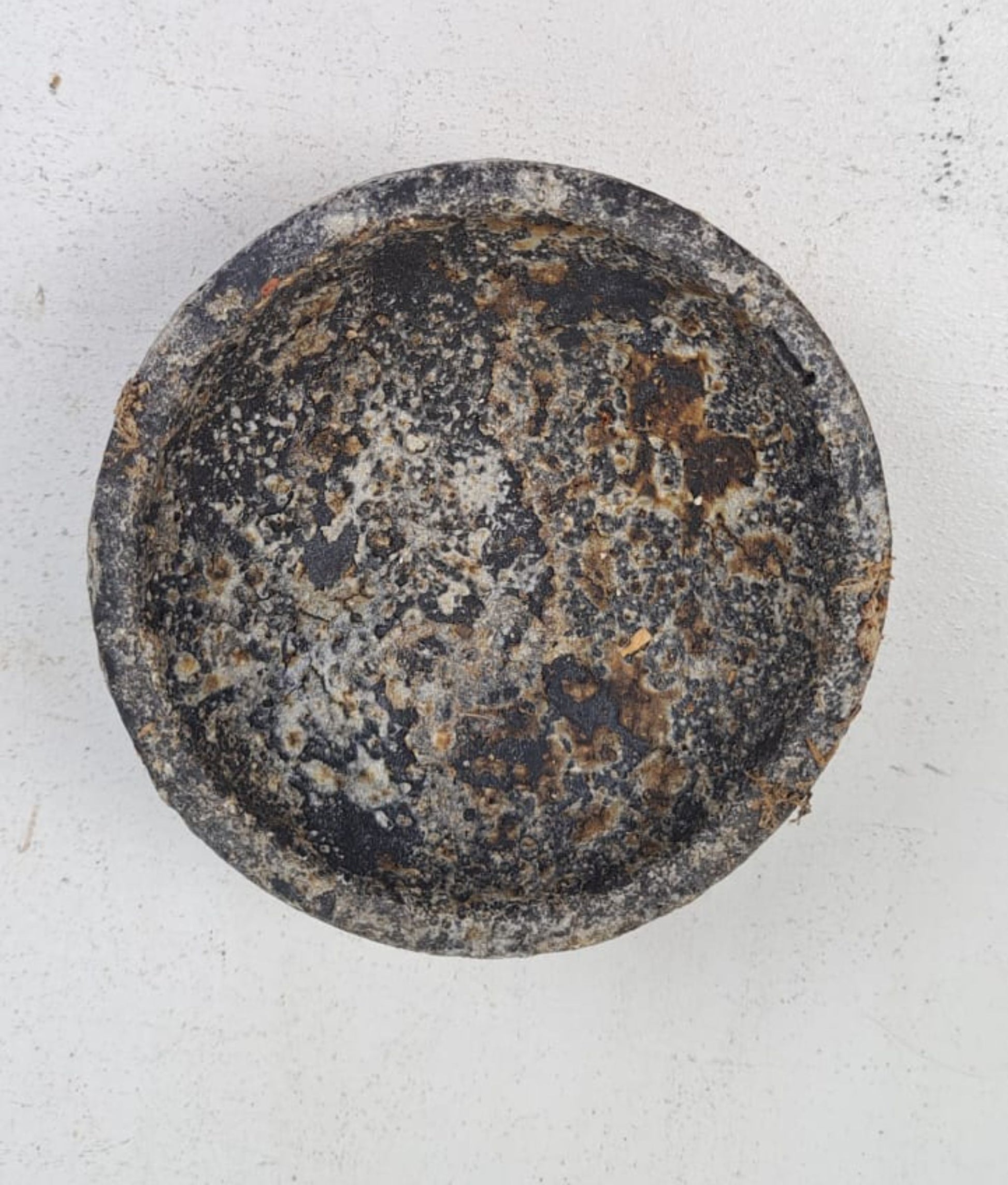 Aged Stone Bowl with 3 Feet - Rough Surface, 12cm Diameter, 5cm High - Rustic Decorative Catch-All, Vintage Home Decor. Unique stone bowl