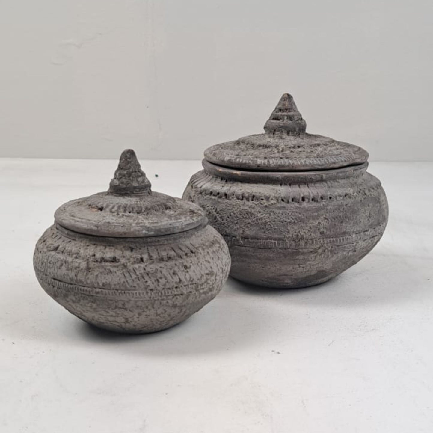 Set of 2 Lidded Vases - Nepal