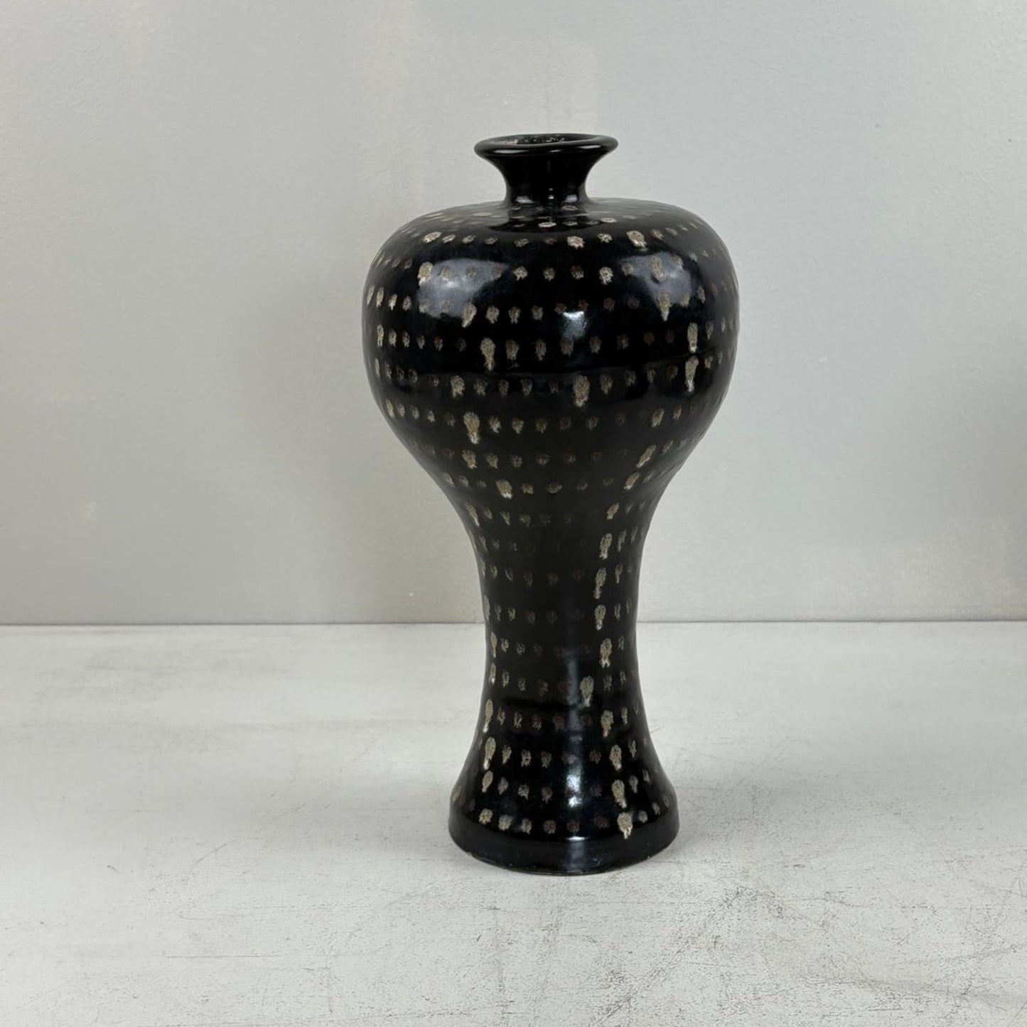 Vintage Chinese Curved Top Contemporary Ceramic Vase - 21st Century