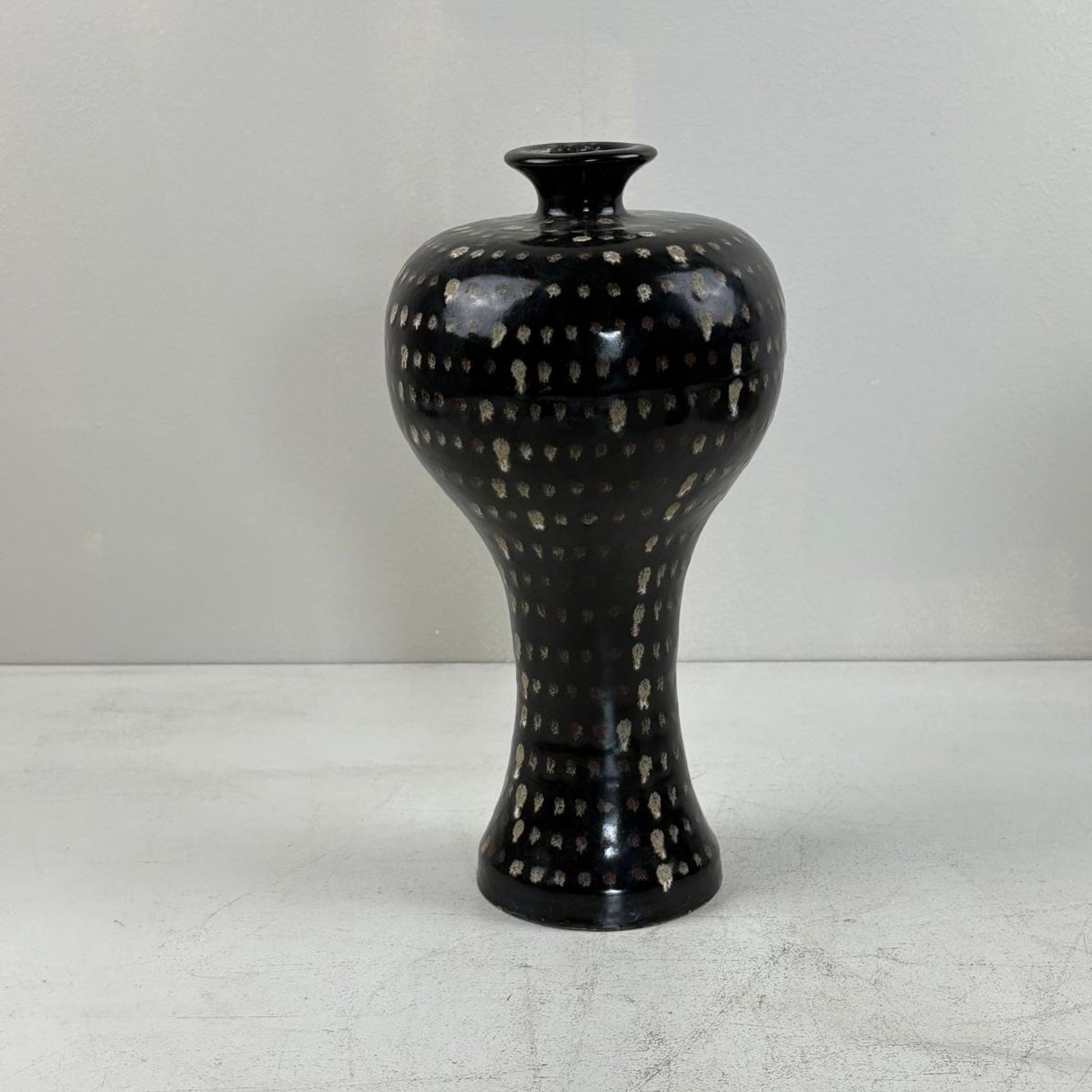 Vintage Chinese Curved Top Contemporary Ceramic Vase - 21st Century