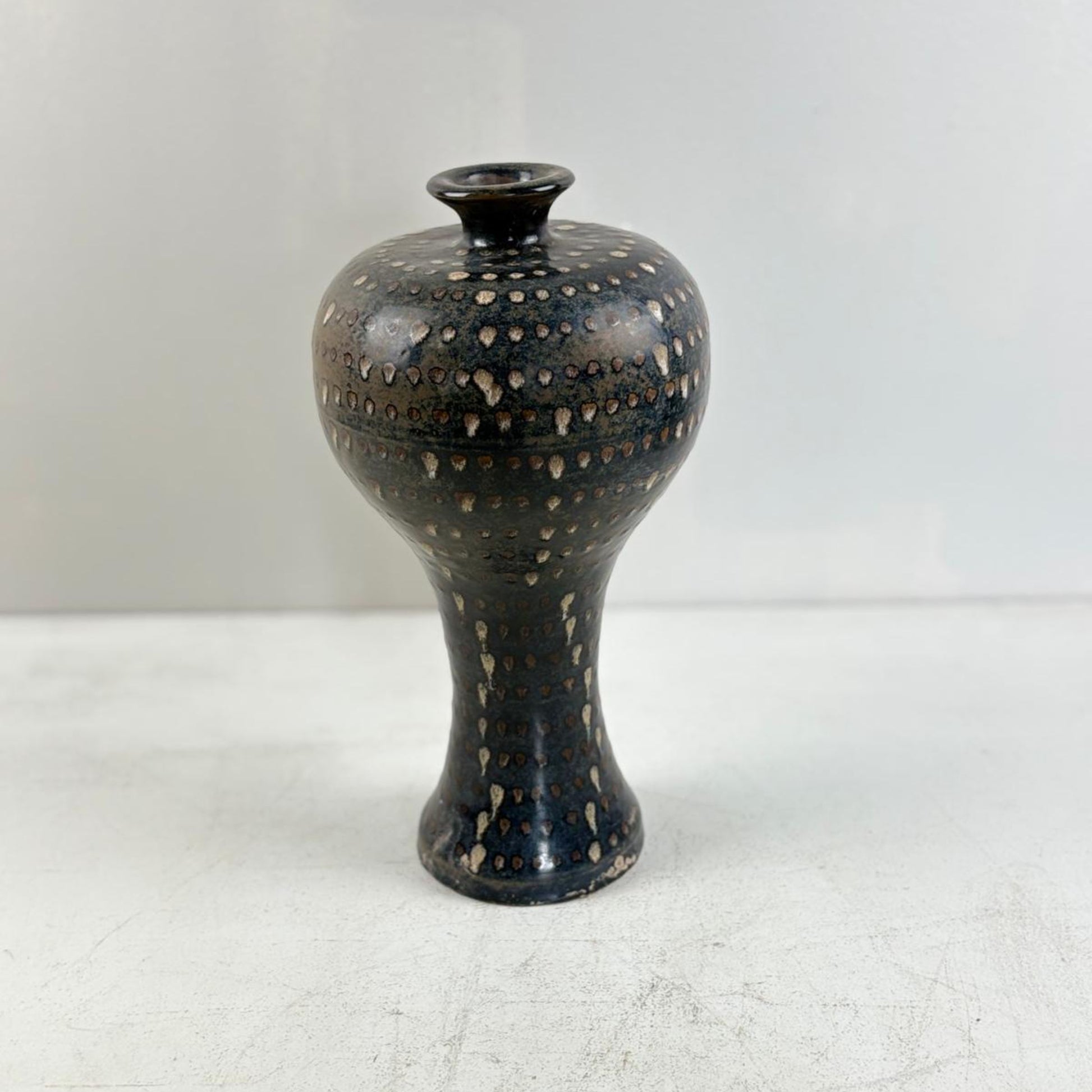 Vintage Chinese Curved Top Contemporary Ceramic Vase - 21st Century