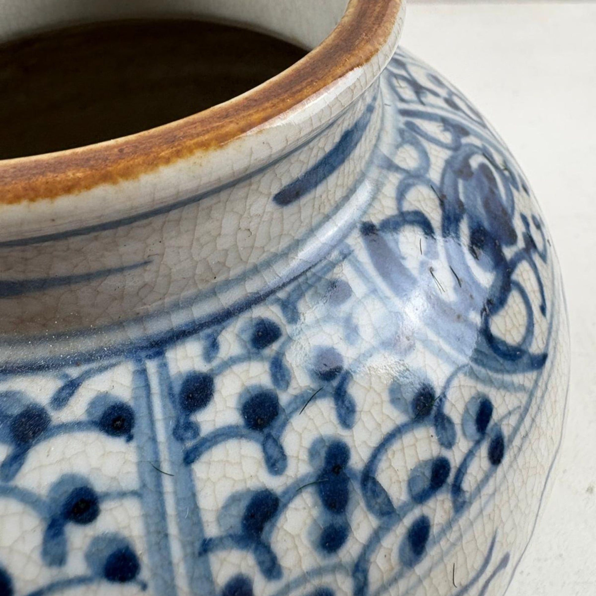 Blue & White Chinese Ginger Jar - Handcrafted Porcelain Tea Leaf Vase 