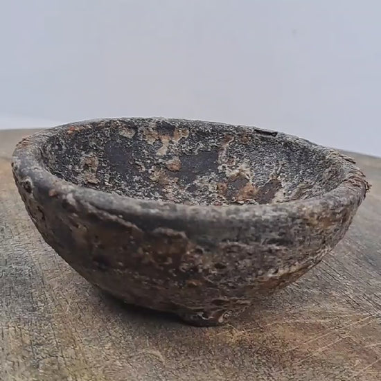 Aged Stone Bowl with 3 Feet - Rough Surface, 12cm Diameter, 5cm High - Rustic Decorative Catch-All, Vintage Home Decor. Unique stone bowl
